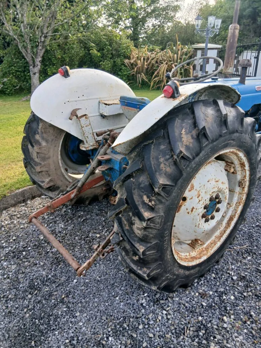 Ford dexta tractor - Image 1