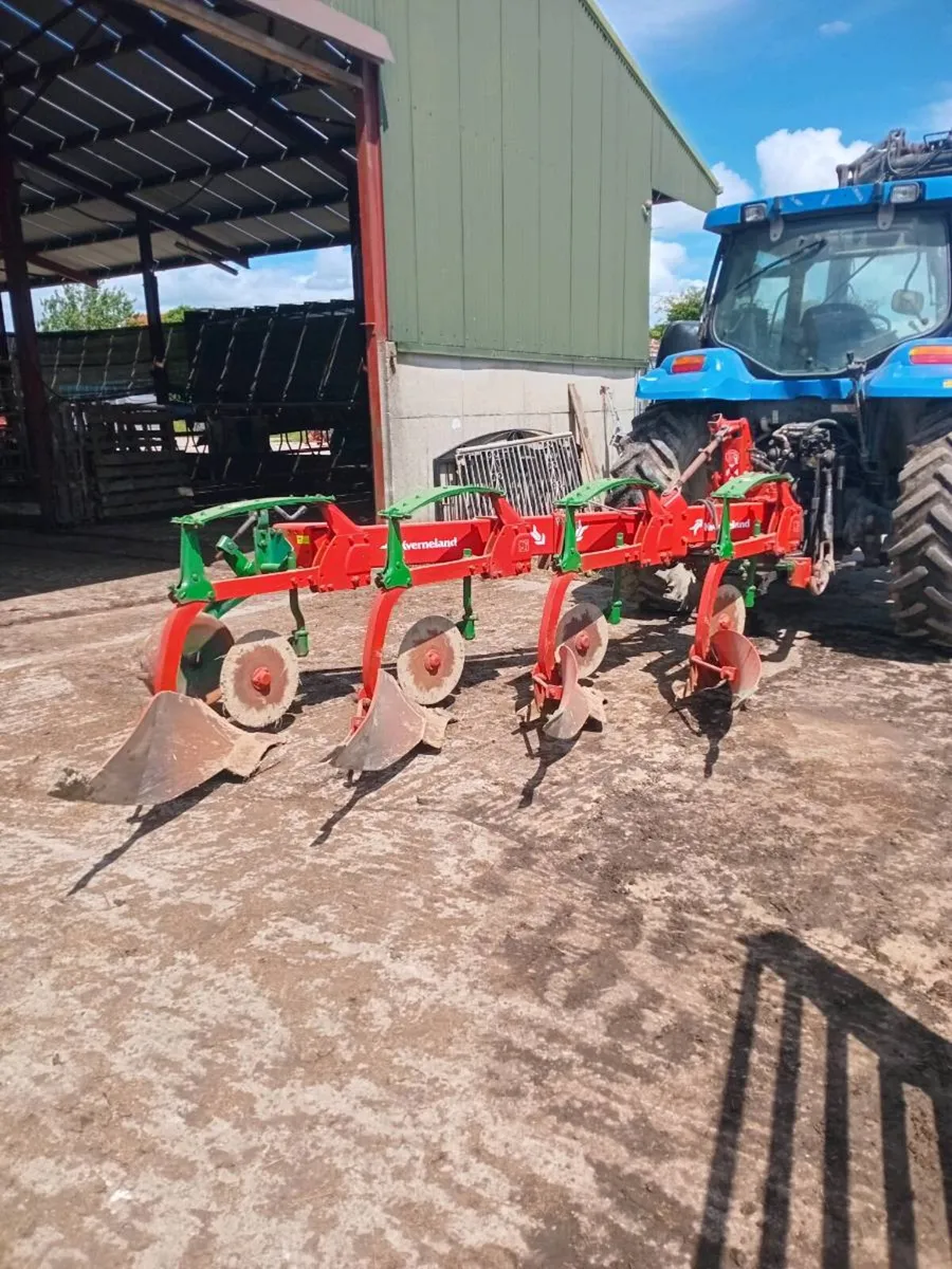 Kverneland 4 furrow vary width plough - Image 1