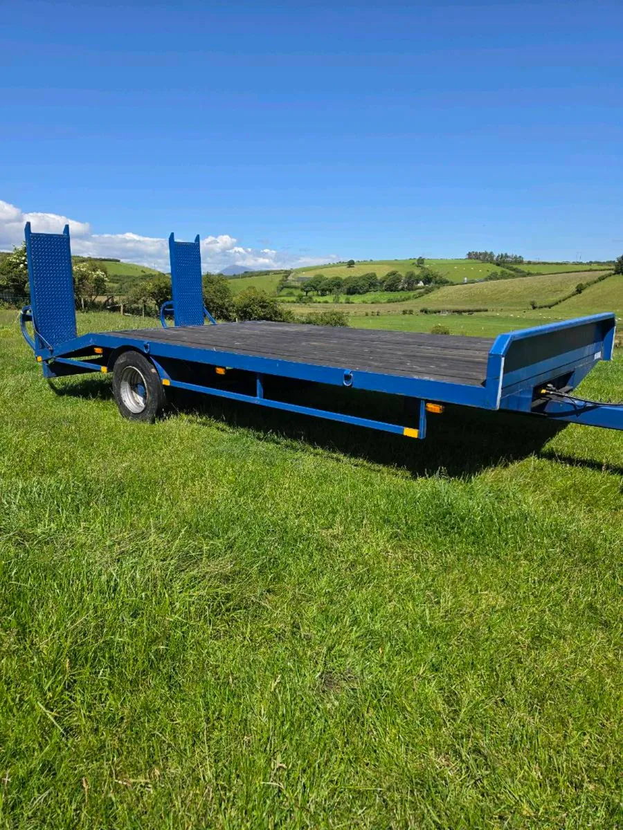 Low loader trailor - Image 2
