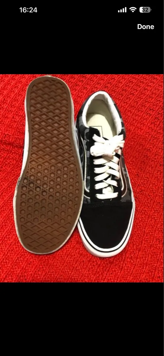 Mens / Ladies trainers uk 6 €30 - Image 2