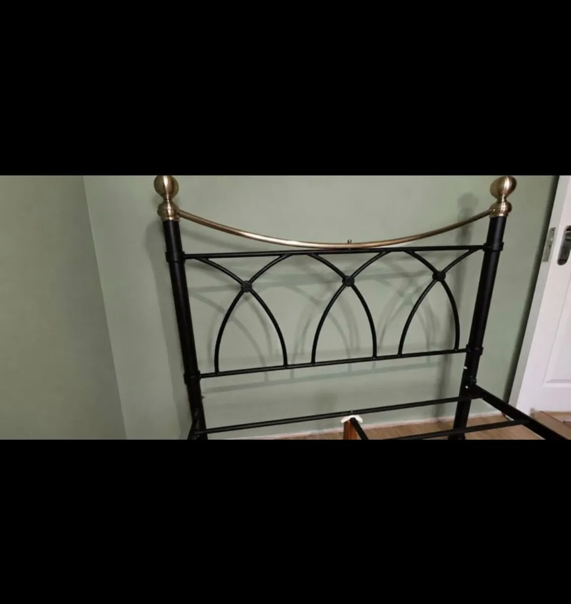 Bedframe with mattress - Image 4