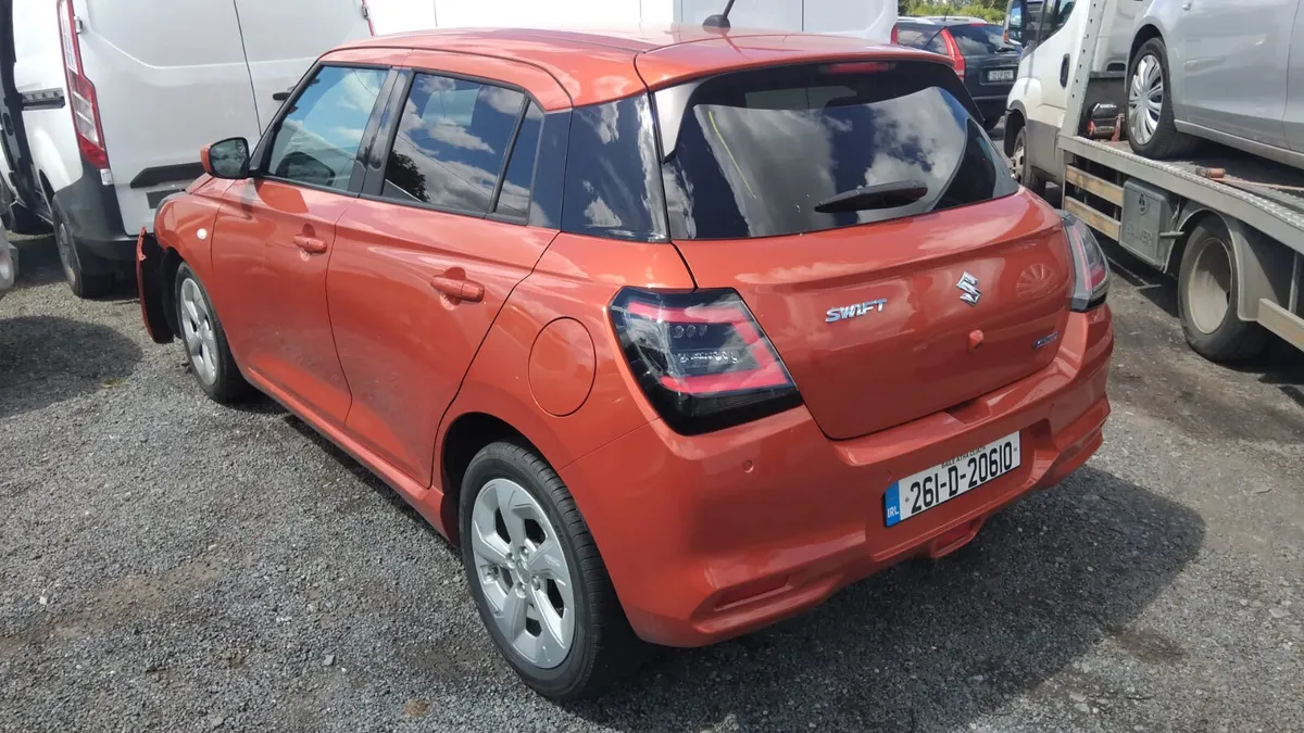 261 Suzuki swift front damaged - Image 3