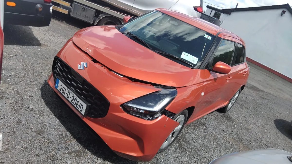 261 Suzuki swift front damaged - Image 2