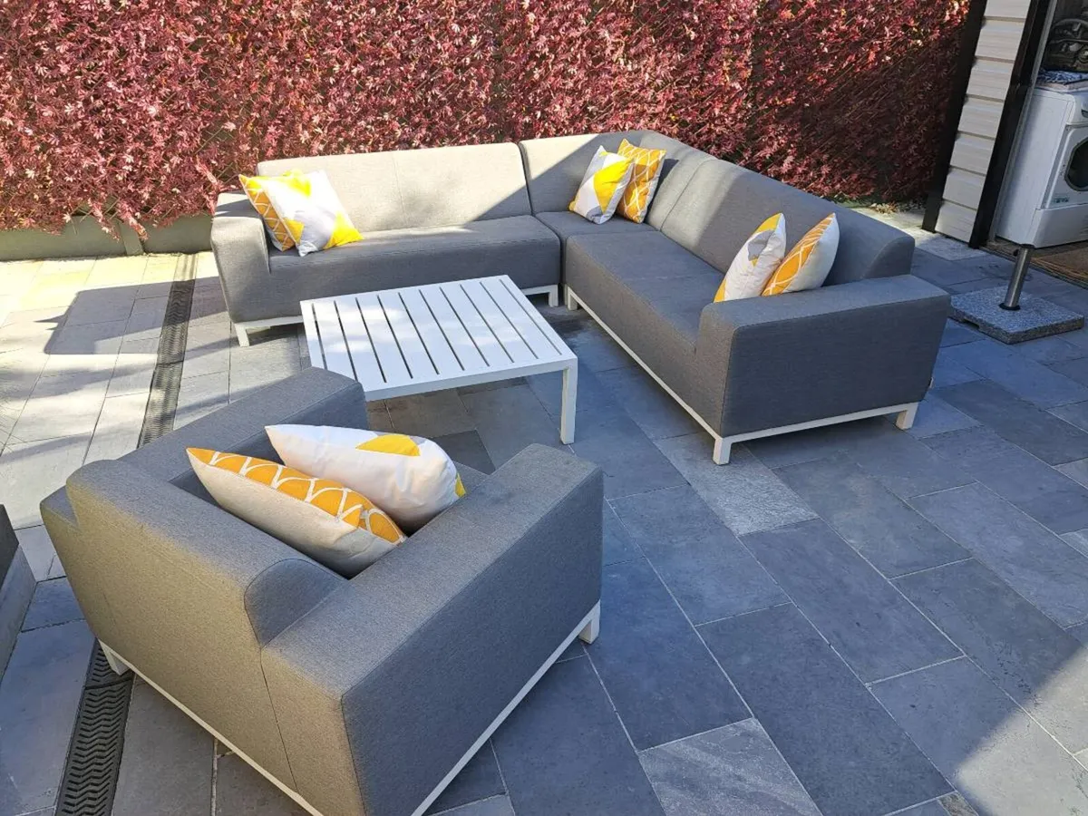Garden Furniture - Image 1