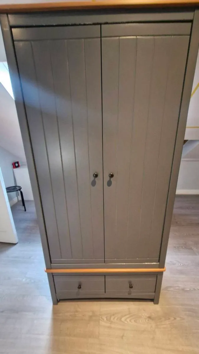 Bedroom furniture - Image 2