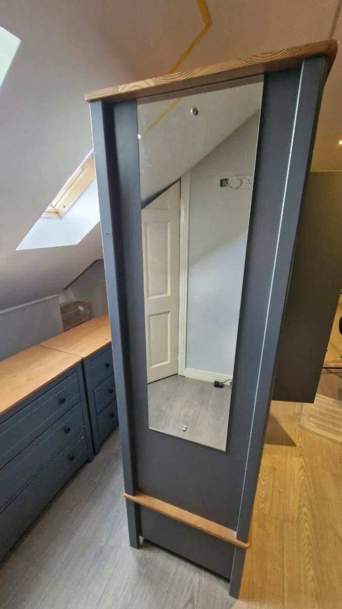 Bedroom furniture - Image 3