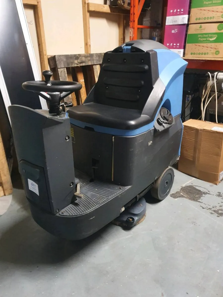 Ride on Scrubber dryer - Image 3