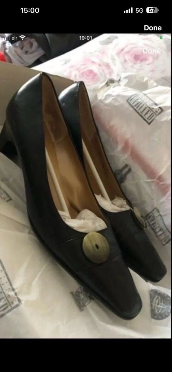 Ladies Italian leather shoes size 3 €20 - Image 2