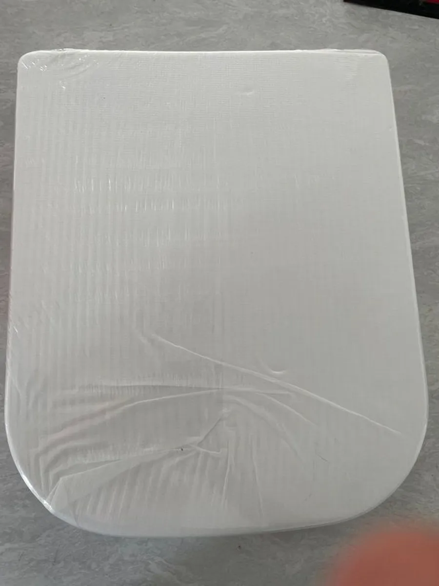 Toilet seat soft close - Image 4