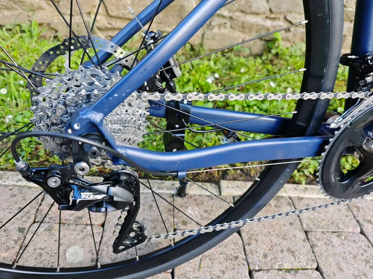 Triban rc520 road bicycle - Image 2