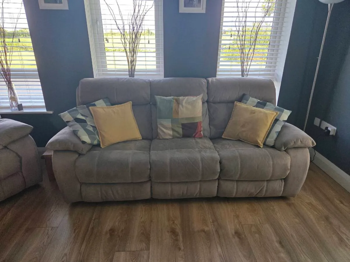 3 Seater Electric Recliner Sofa - Image 1