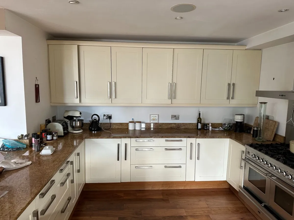 Kitchen and stone worktop - Image 3