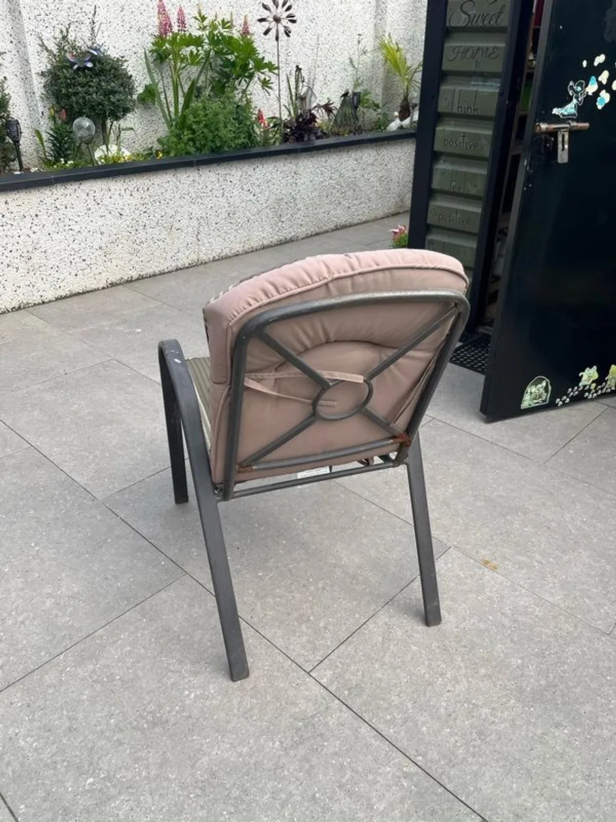 Garden chairs and cushions - Image 3