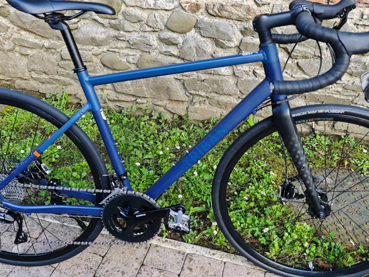 Triban rc520 road bicycle - Image 1