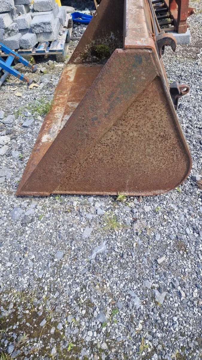5 foot heavy duty bucket - Image 1