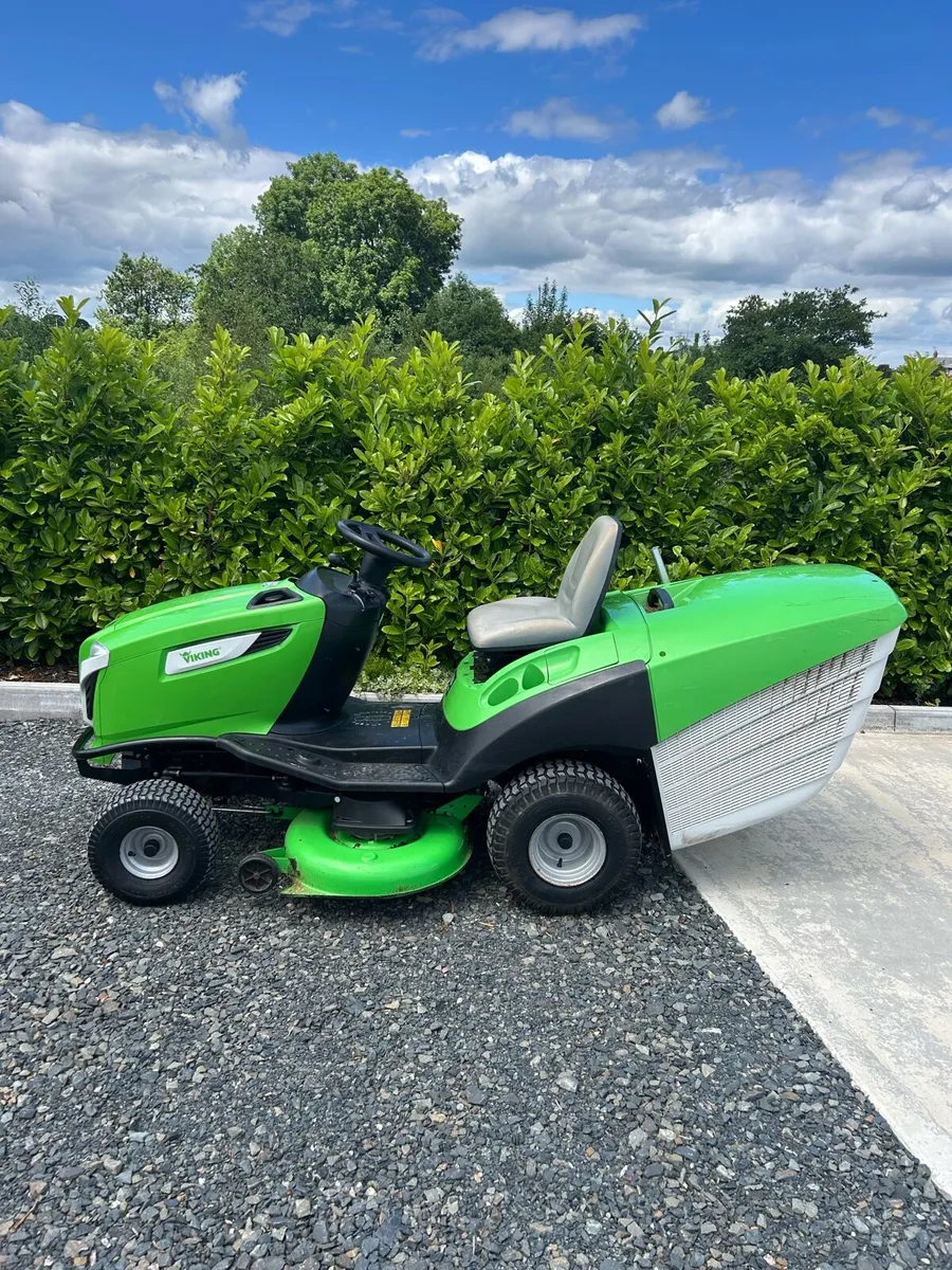Ride on mower - Image 1