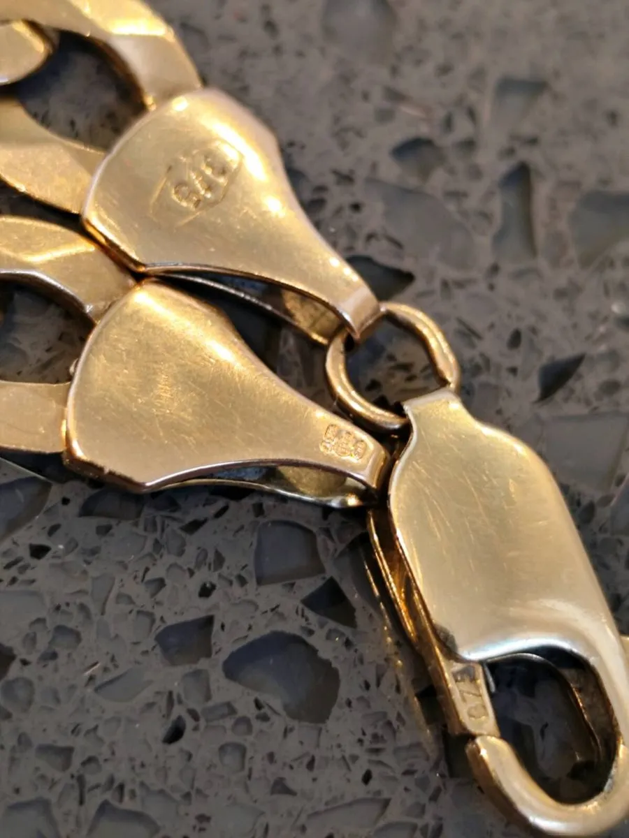 9ct Gold Curb Bracelet *postage available* - Image 4