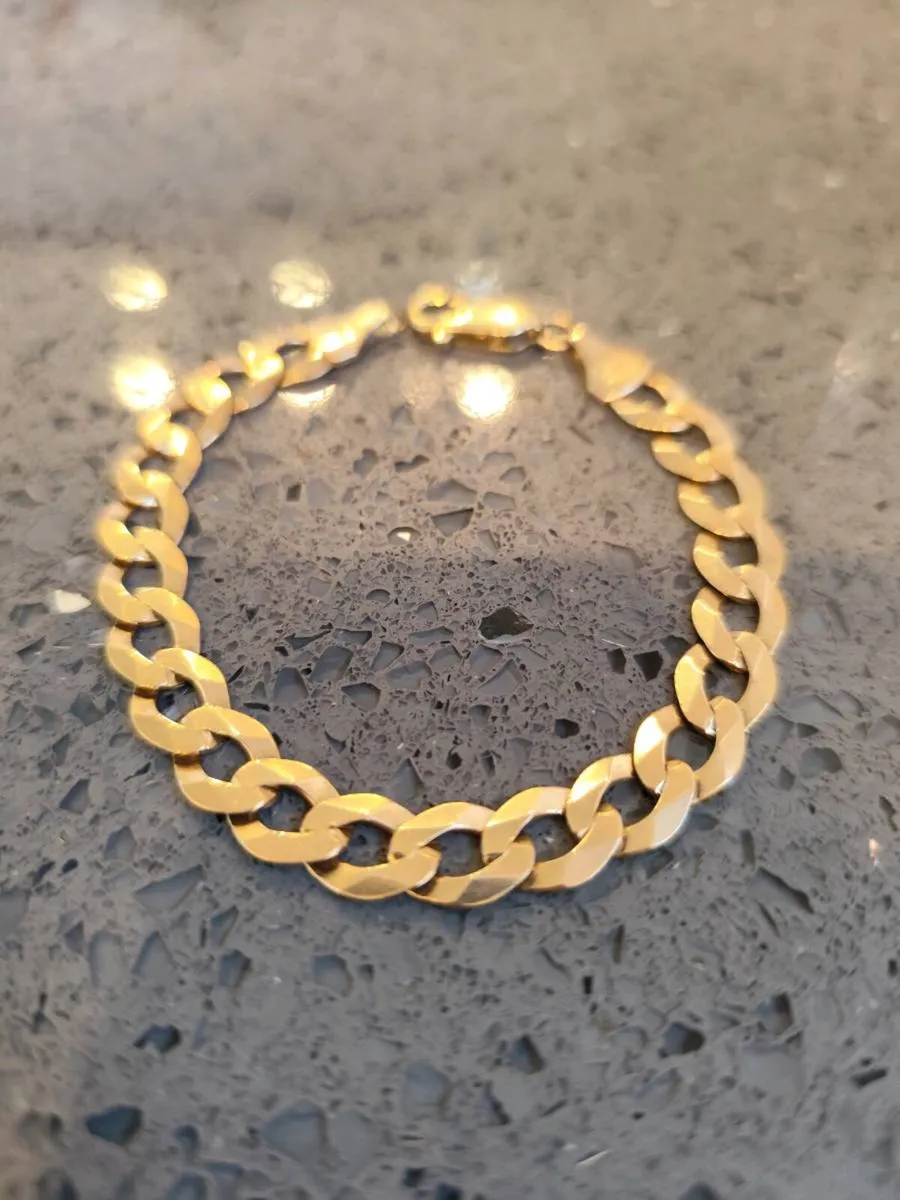9ct Gold Curb Bracelet *postage available* - Image 1