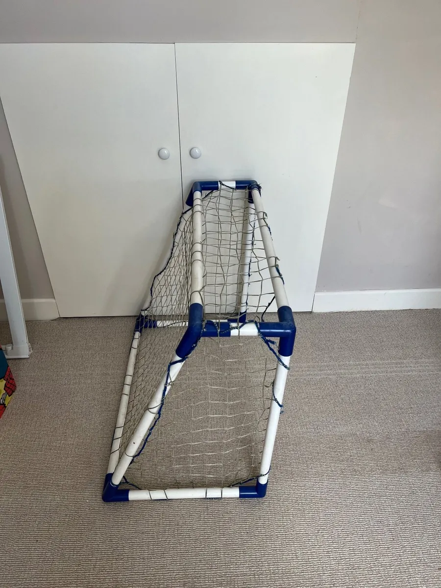 Kids soccer posts - Image 1