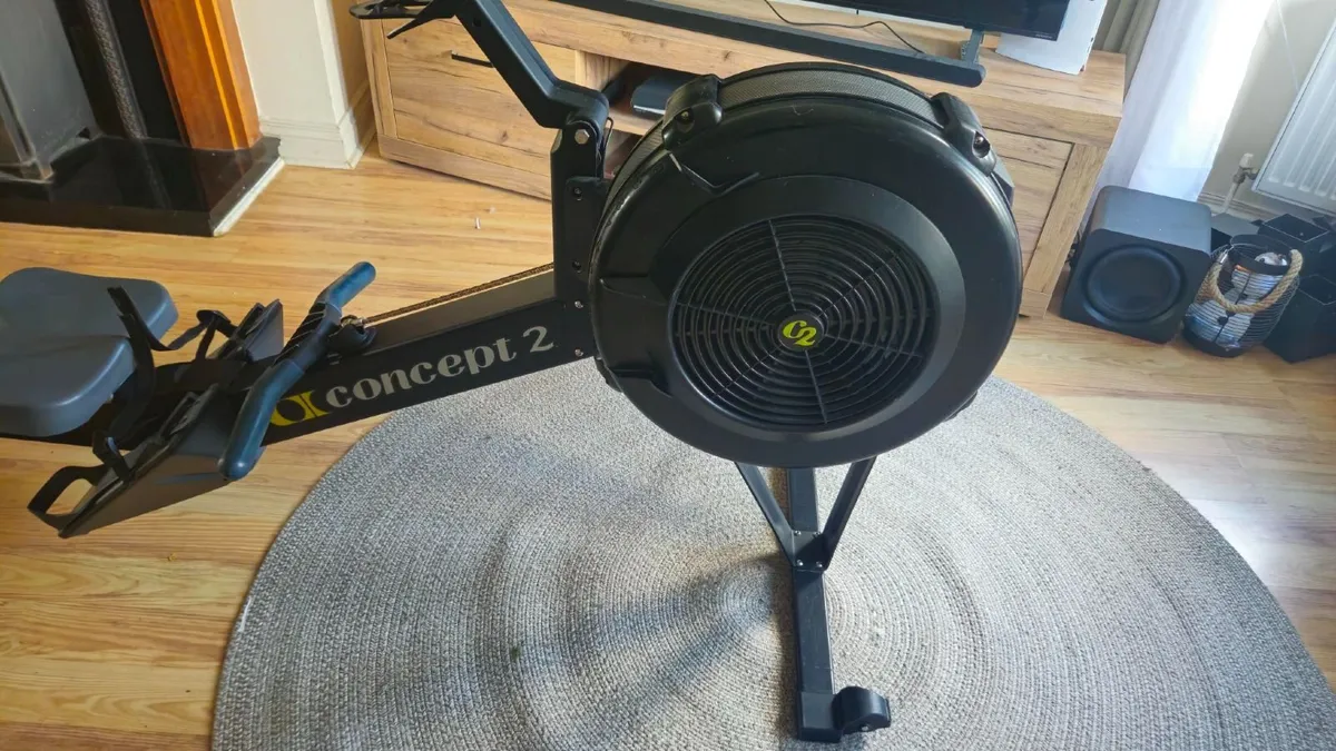 Concept 2 Rowing Machine - Excellent condition - Image 3