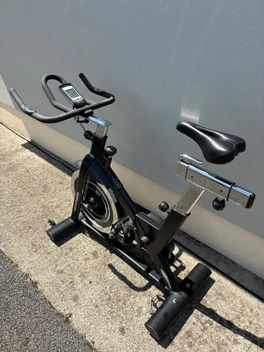 Hit Fitness G7 Indoor Spin Bike, 20kg Flywheel, Fully Working - Image 2