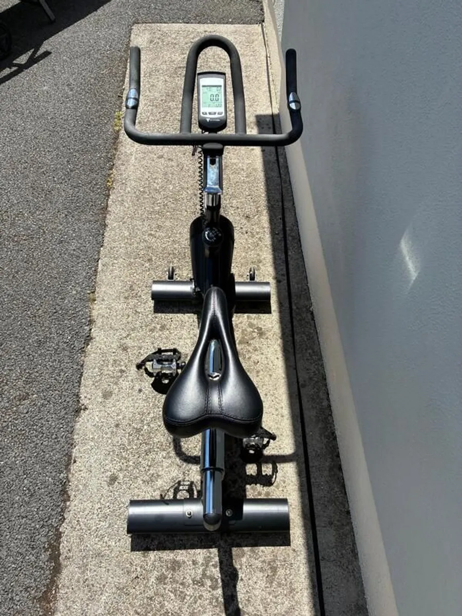 Hit Fitness G7 Indoor Spin Bike, 20kg Flywheel, Fully Working - Image 4