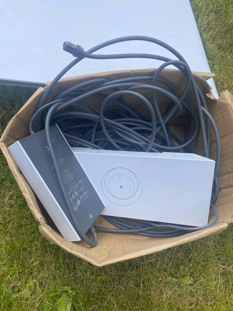 starlink satelite internet kit - Image 1