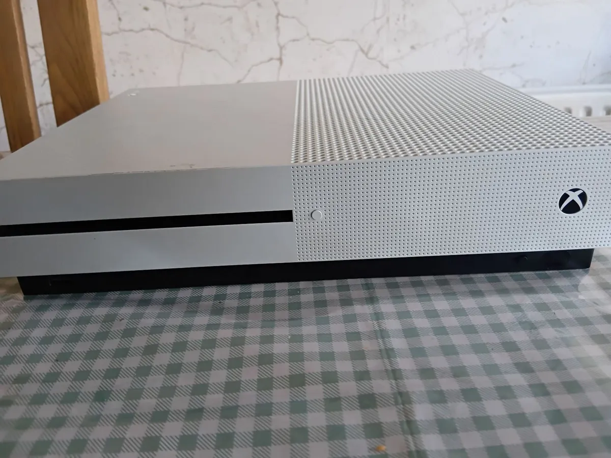 Xbox One S + 4 Call of Dutys - Image 4