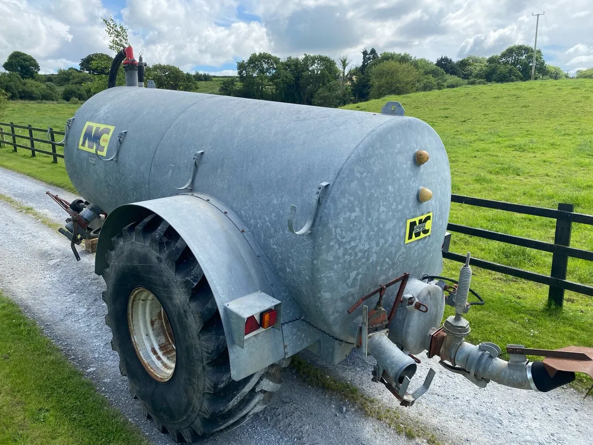 NC 2050 Galvanised Slurry Tank, 11000 liter pump - Image 2