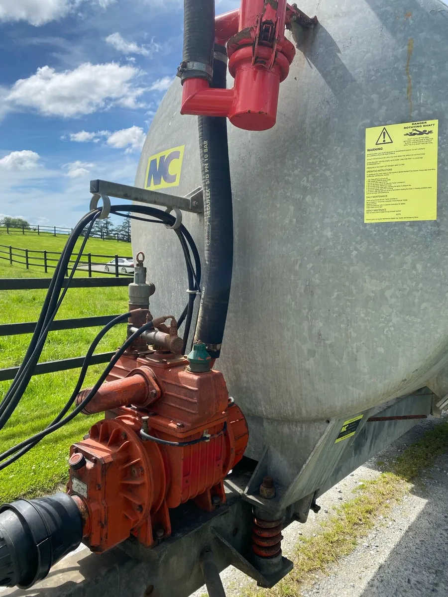 NC 2050 Galvanised Slurry Tank, 11000 liter pump - Image 4