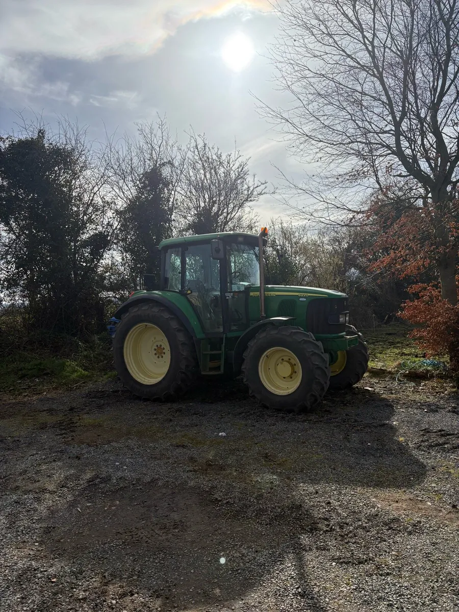 John Deere 6220 - Image 2