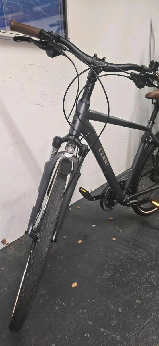 Cube Touring EXC Hybrid Bike (Size S) – Like New - Image 4