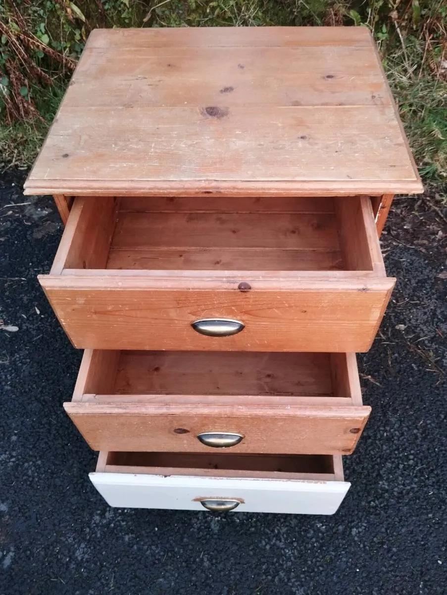 VINTAGE 3 DRAWER PITCH PINE UNIT, BRASS CUP HANDLE - Image 1