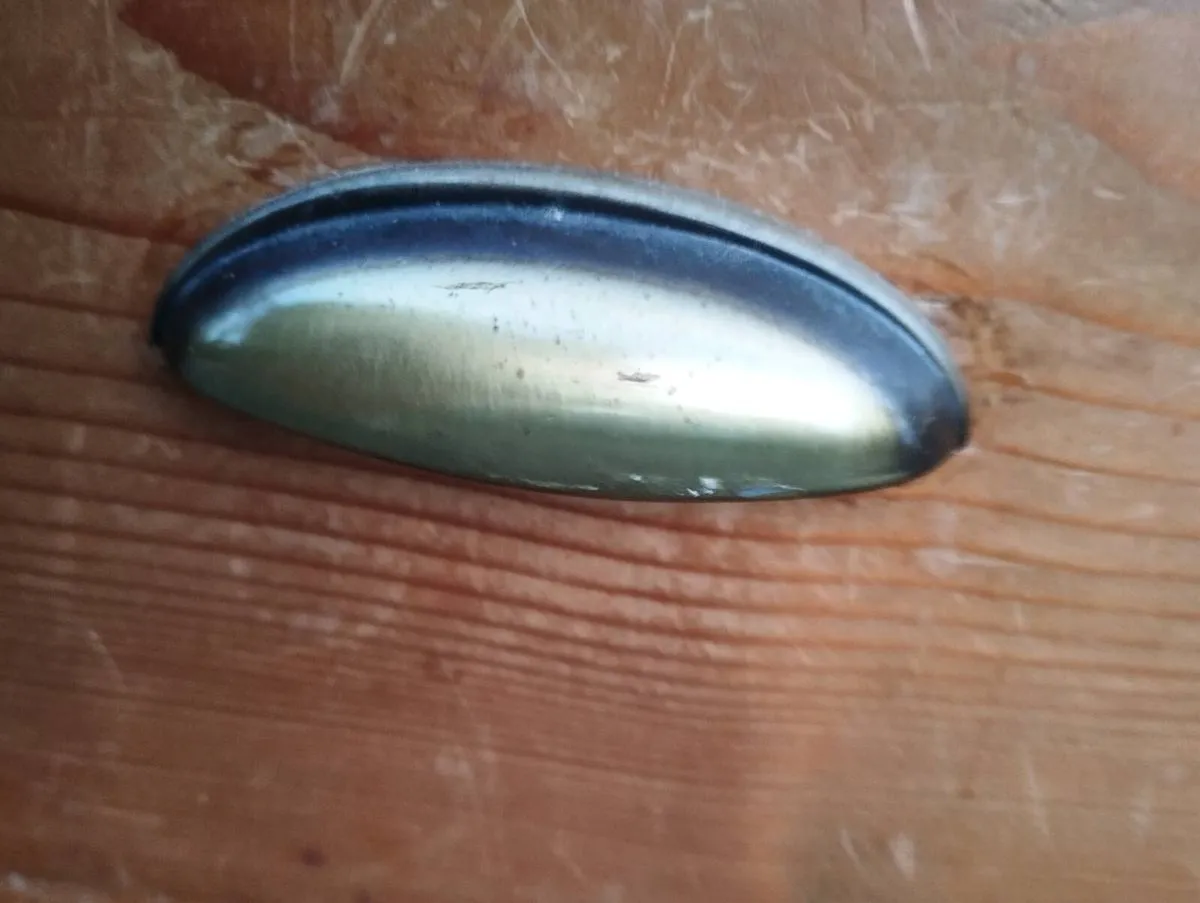 VINTAGE 3 DRAWER PITCH PINE UNIT, BRASS CUP HANDLE - Image 3