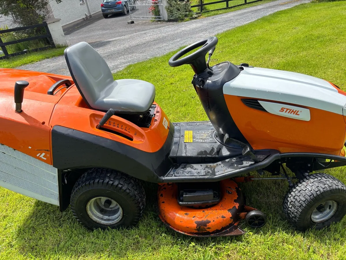 Ride on lawnmower - Image 3