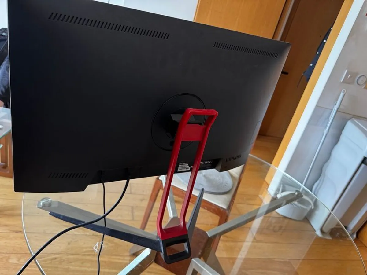 28inch 4k Monitor For Parts Or Repair - Image 2
