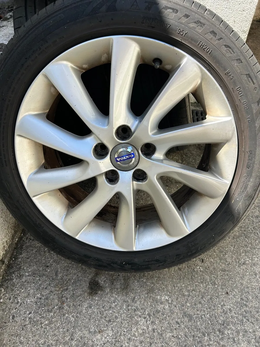 Volvo Alloy wheels and Good Kenda  Tyres - Image 1