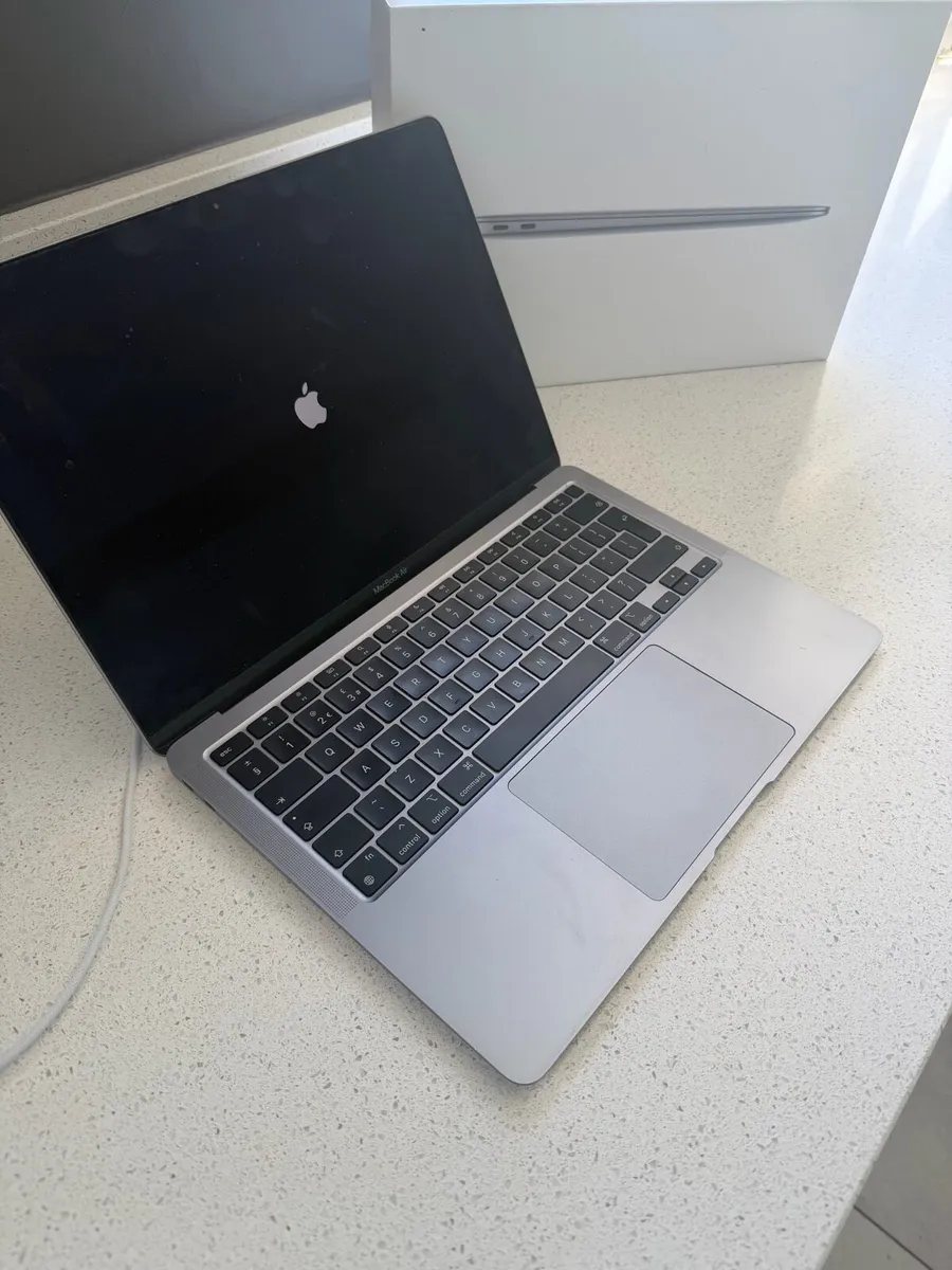 Apple MacBook Air M1 chip - Image 1