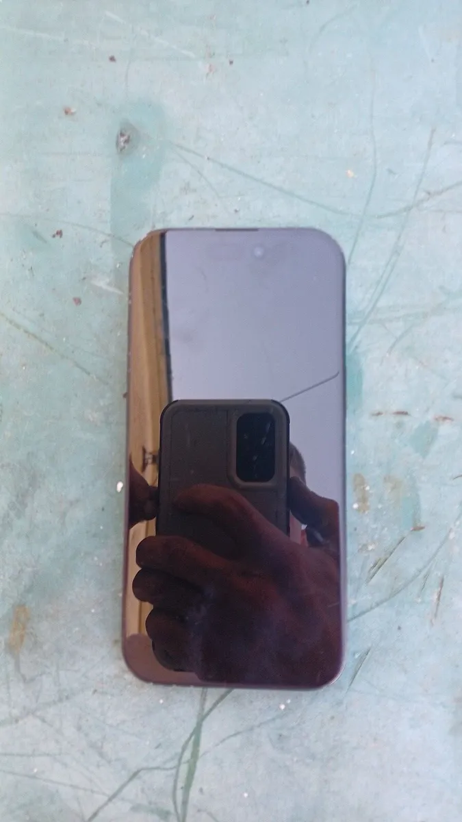 iPhone 15 - Image 2