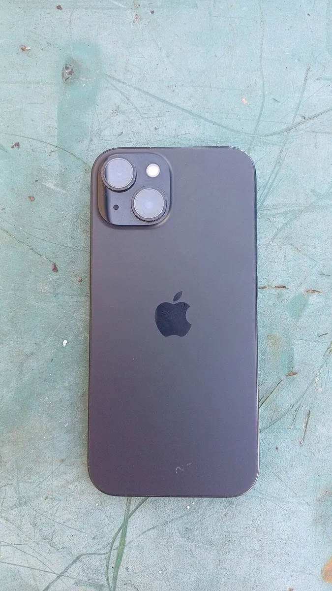 iPhone 15 - Image 3