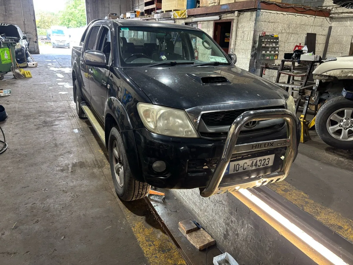 Toyota hilux - Image 2