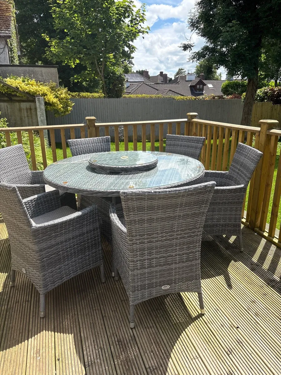 Rattan round dining set, glass top 6 chairs - Image 1