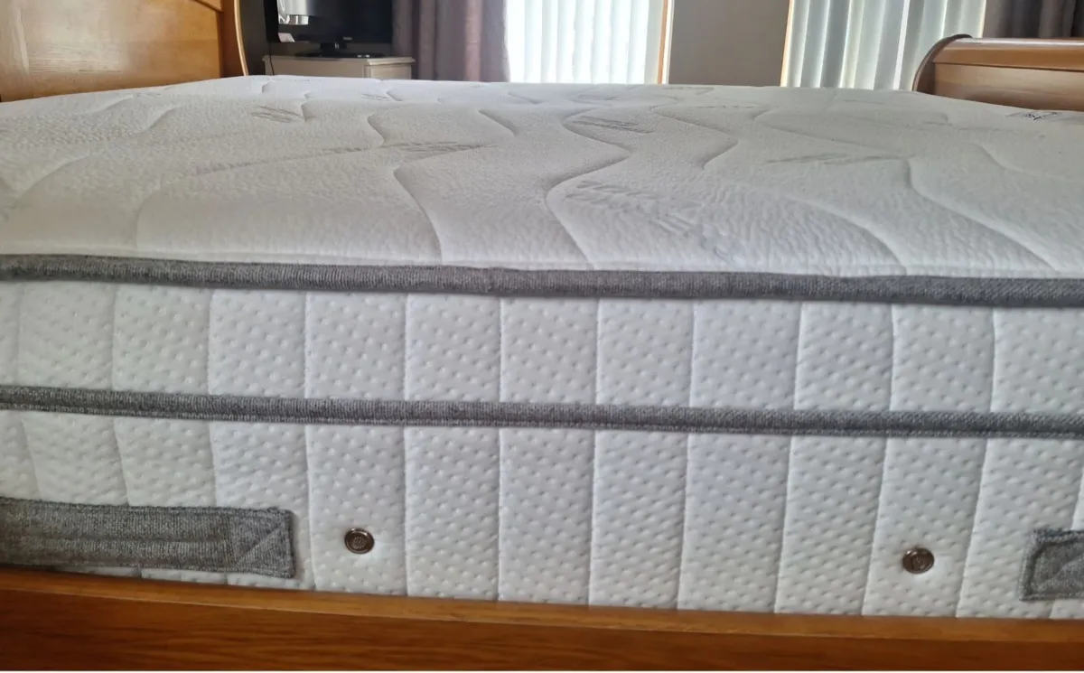 ✨️ Solid Oak sleigh bed -Super King - Image 2