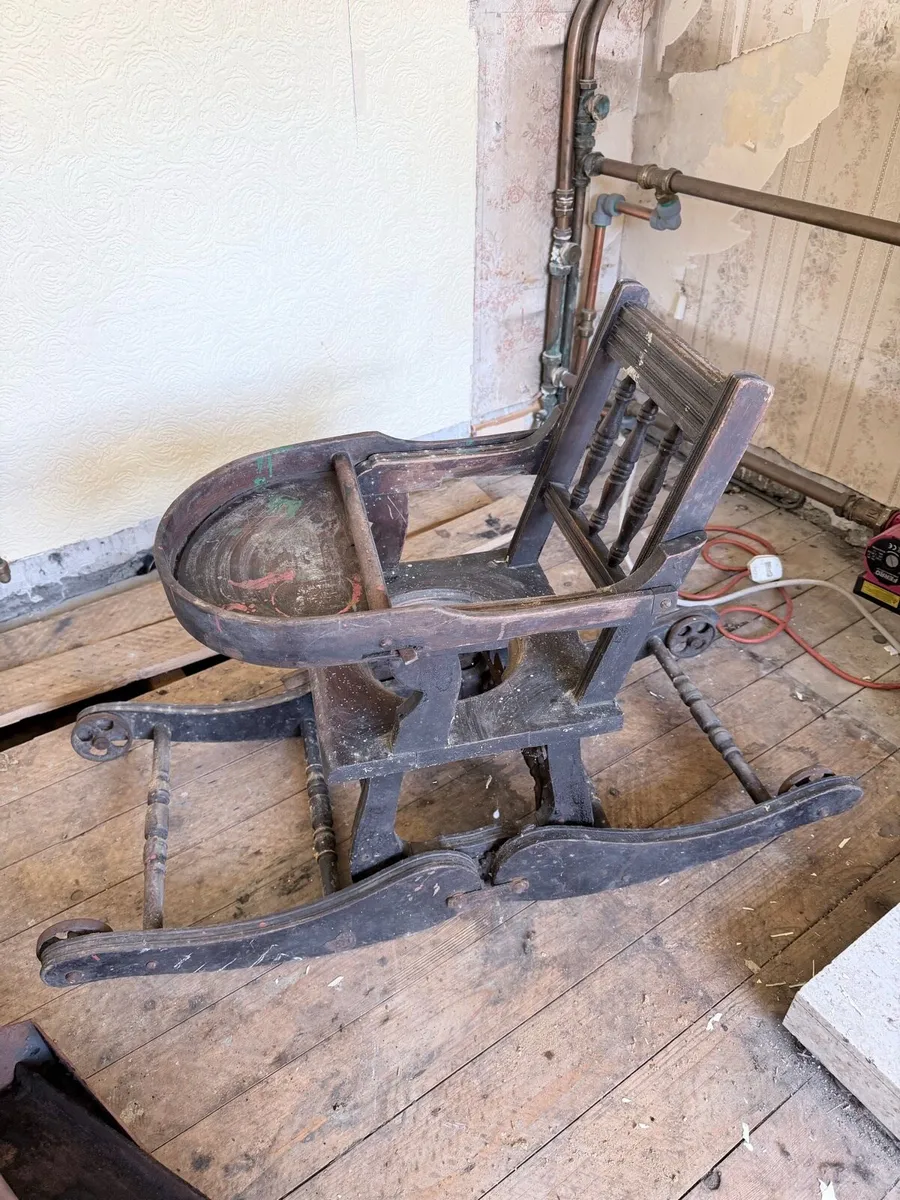 Antique baby chair - Image 2