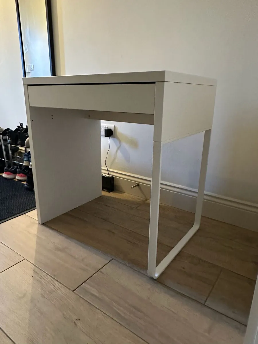 Desk for computer - Image 2