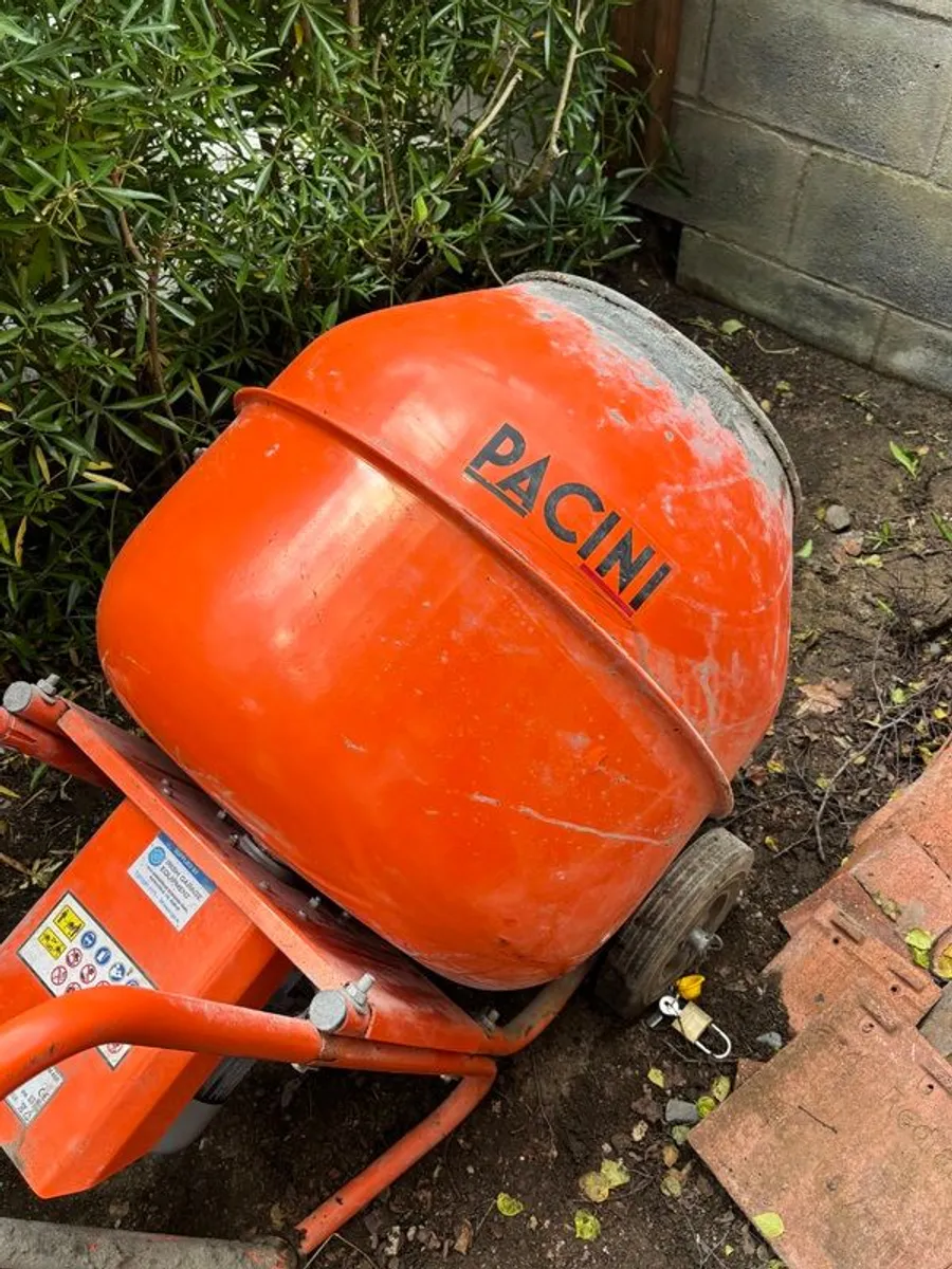 Cement mixer - Image 1