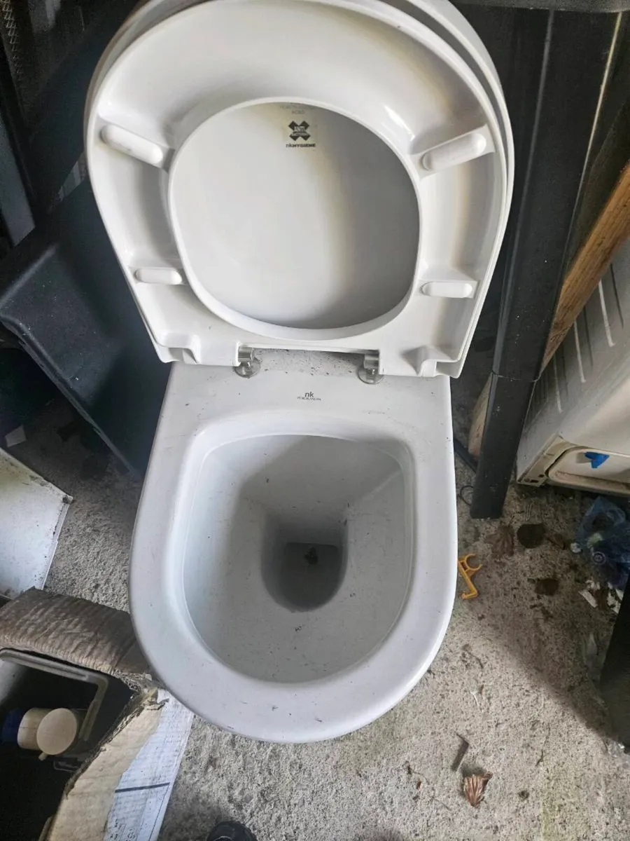 Free Unused comfort height toilet - Image 1