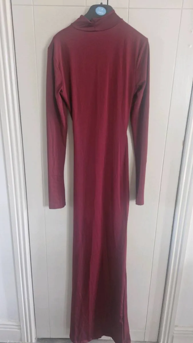 Burgundy dress - Image 2