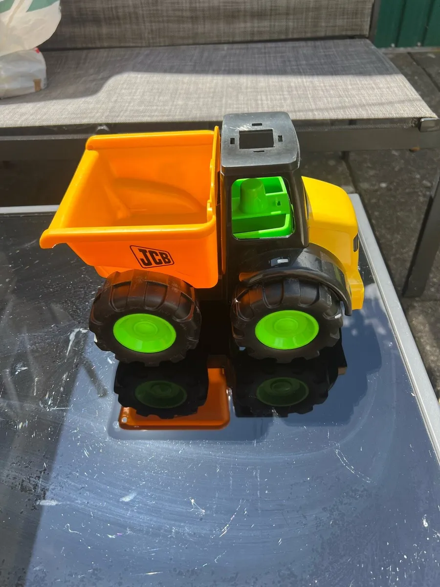 Boys toy truck €5 - Image 3