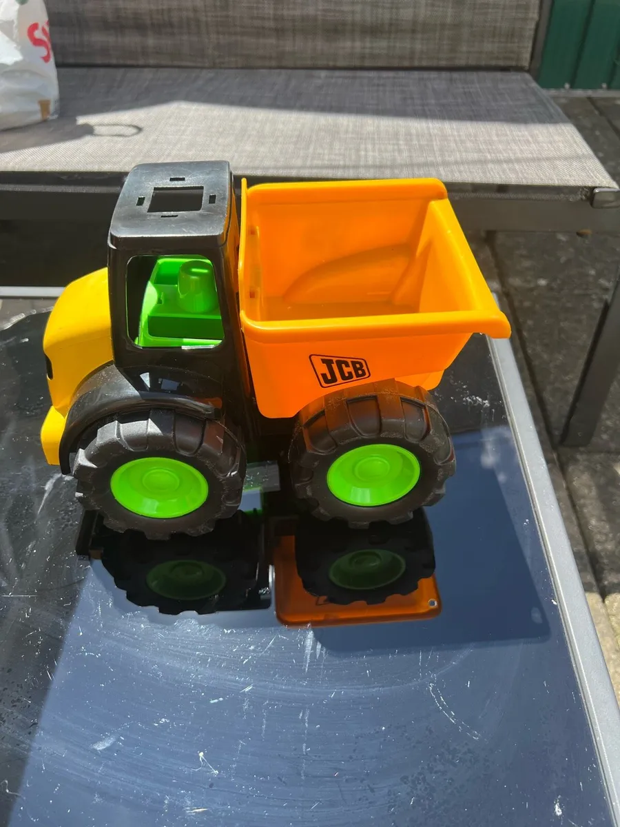 Boys toy truck €5 - Image 1